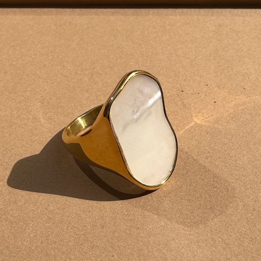 Mother of pearl Chunky Ring